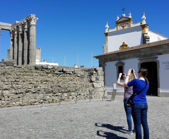 people taking pictures